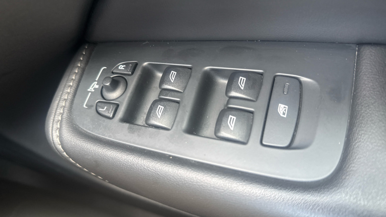 Volvo Xc60 2.0 B5P [250] Inscription Pro 5dr Geartronic Petrol Estate